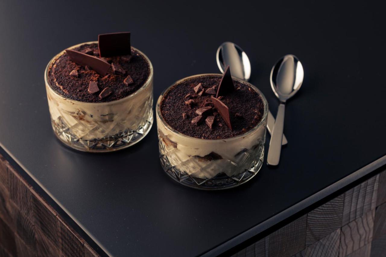 Next Hotel Melbourne, Curio Collection By Hilton Exterior photo Chocolate pudding