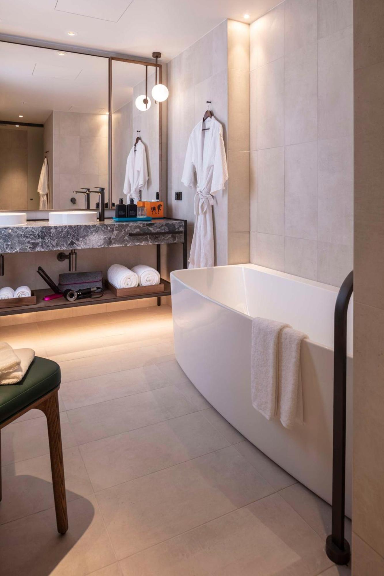 Next Hotel Melbourne, Curio Collection By Hilton Exterior photo