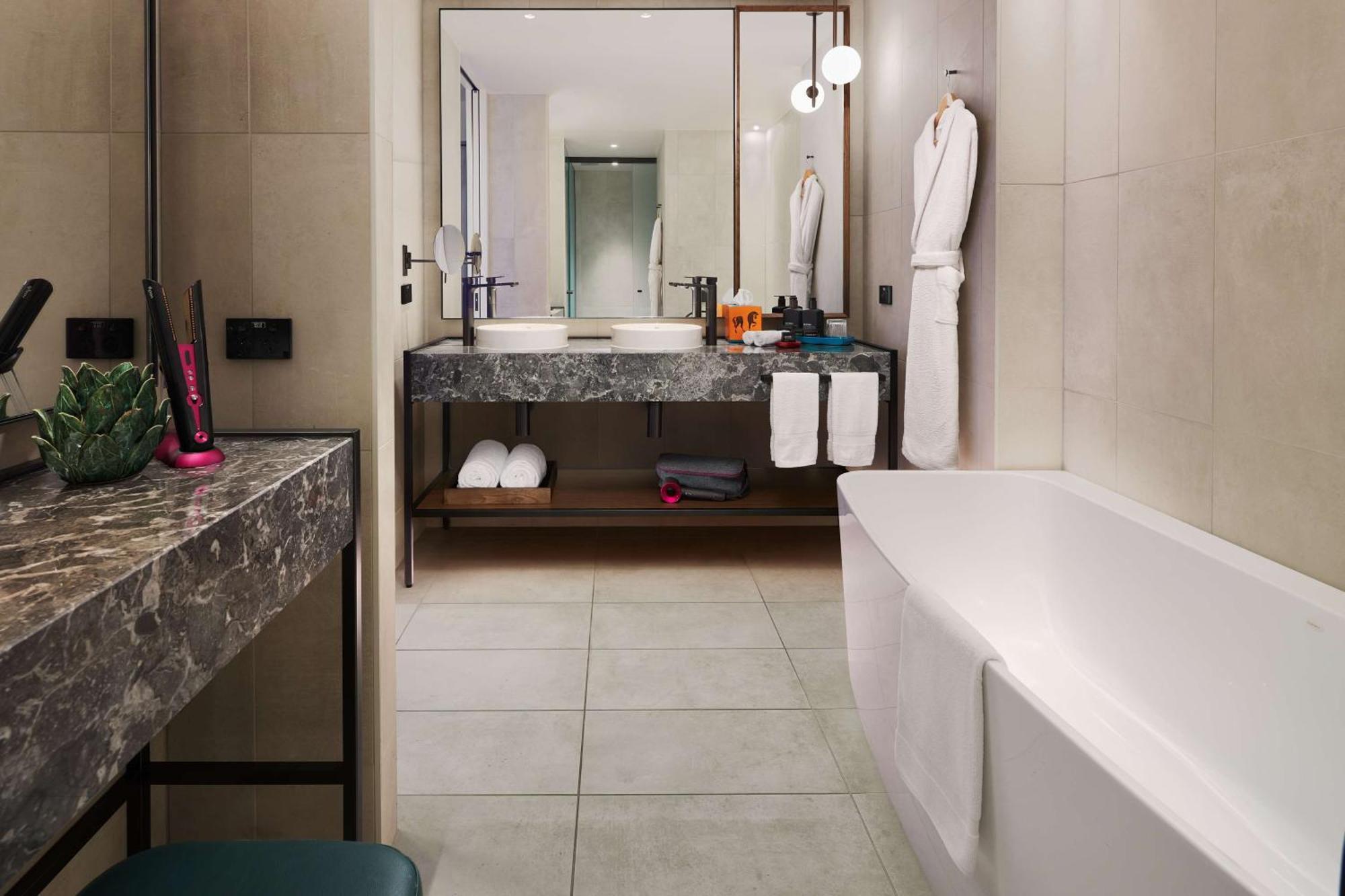 Next Hotel Melbourne, Curio Collection By Hilton Exterior photo